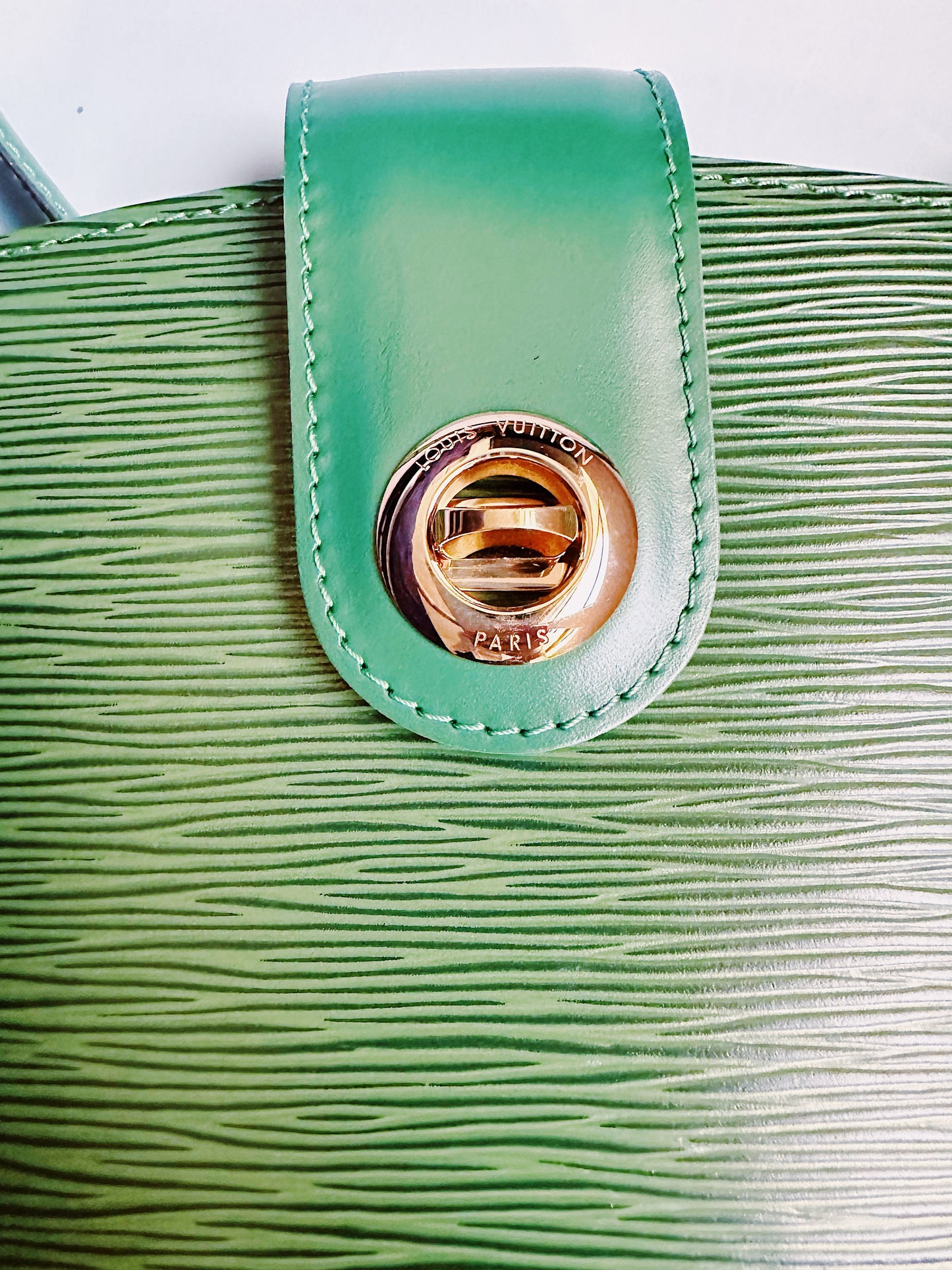 Louis Vuitton Epi Leather Cluny Shoulder Bag Borneo Green
